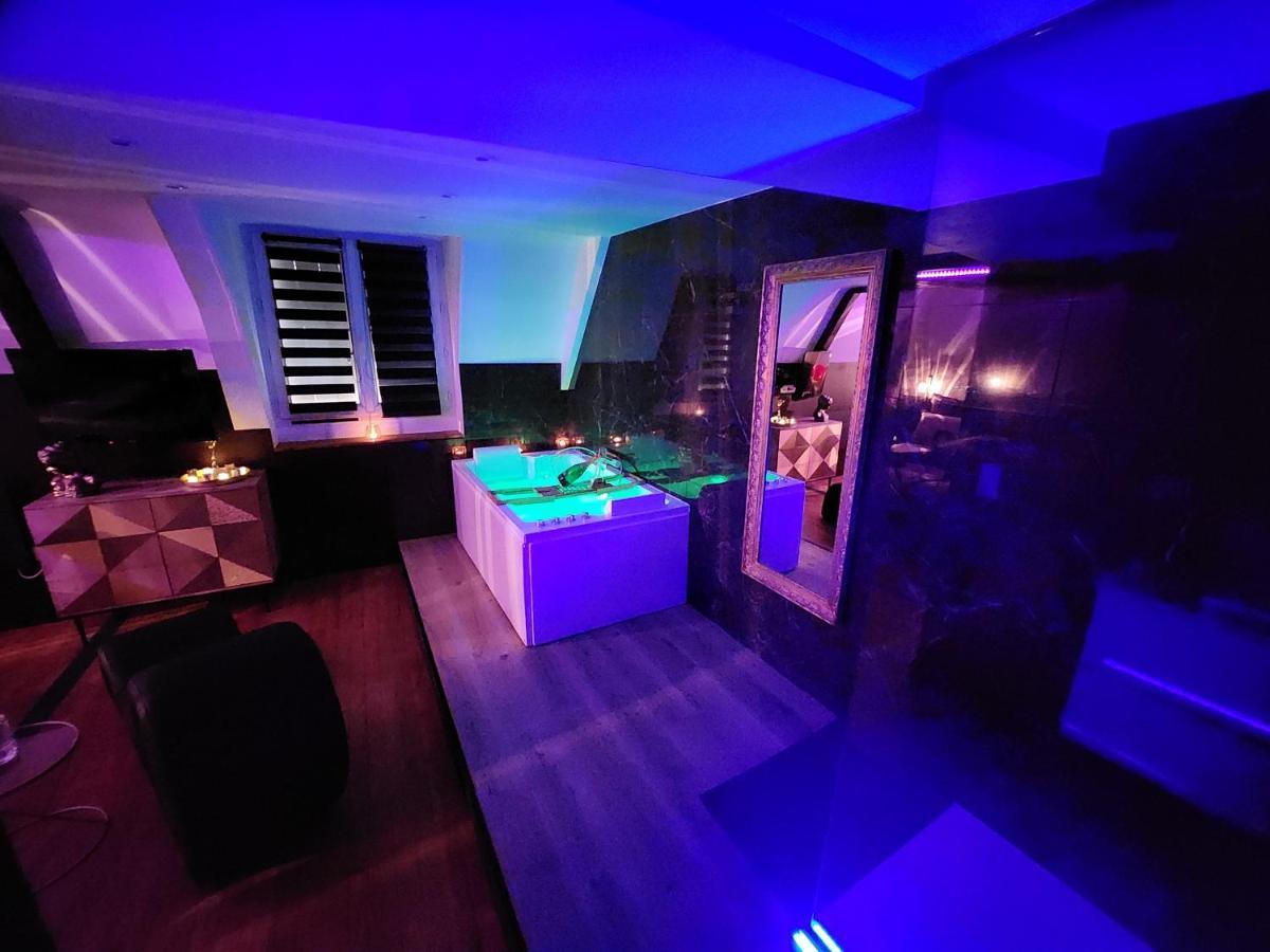 Caen, Tu M'Aimes - Suite Romantique ภายนอก รูปภาพ